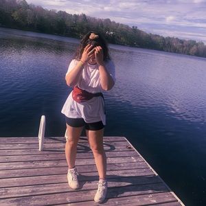 Meet your Posher, Claire